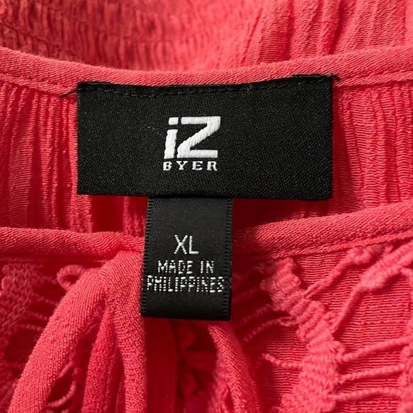 ♥️iZ Byer♥️ Crochet, Coral, Blouse size (XL) - Picture 6 of 6